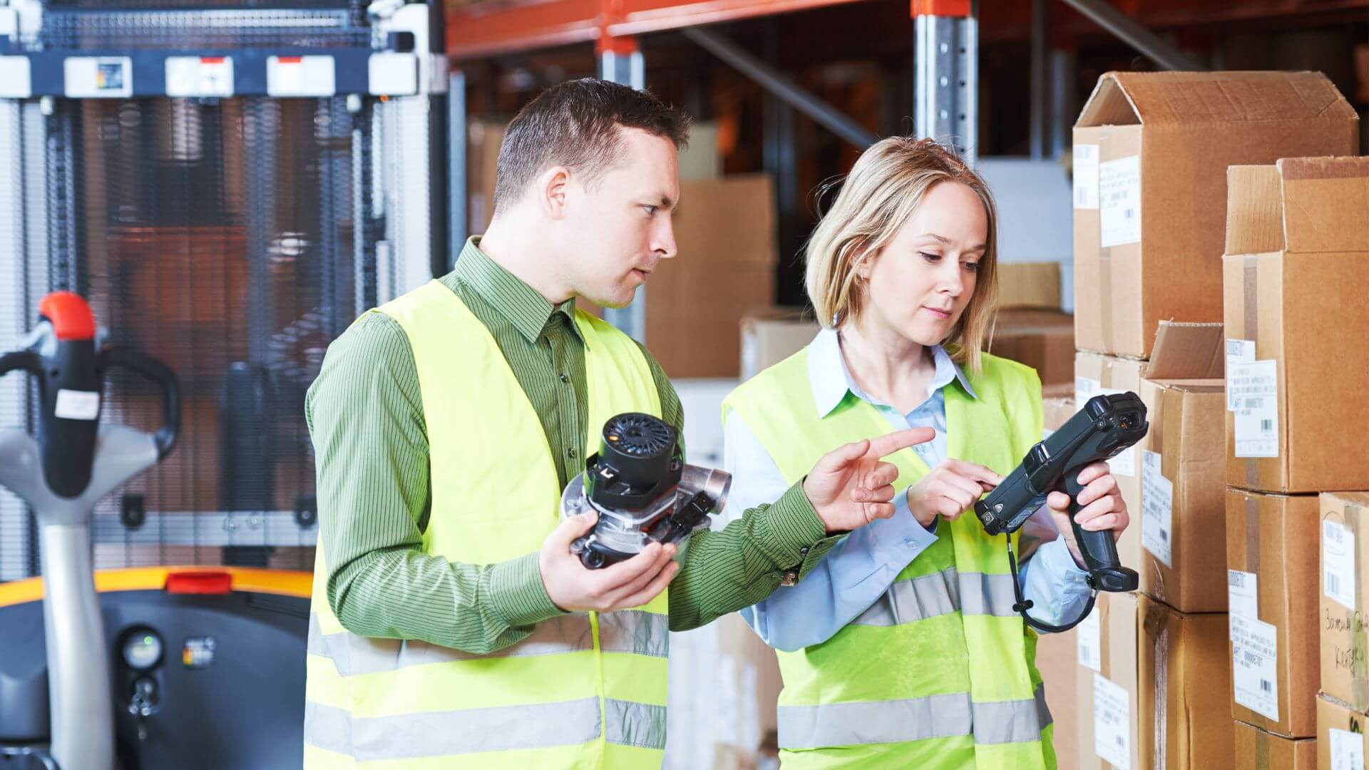 Raktári műszakvezető