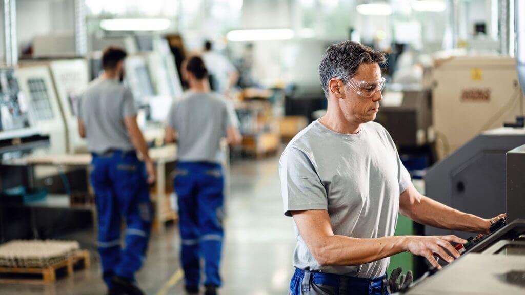 cnc-gépkiszolgáló-szolnok