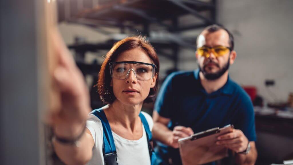 gépbeállító munka Jászárokszálláson