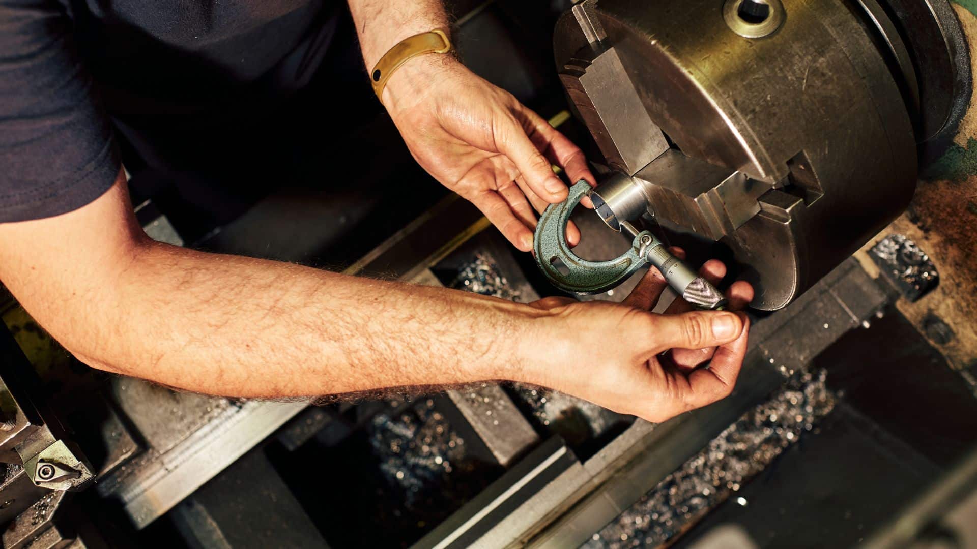 Szerszámfelszerelő lakatos