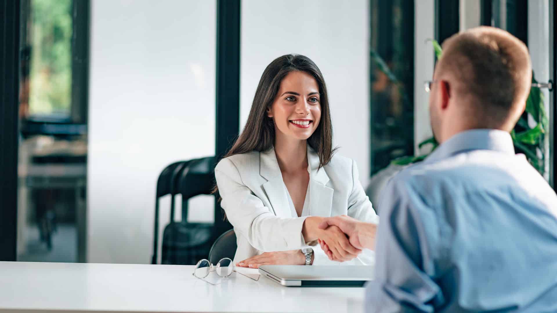 Angol-magyar HR koordinátor