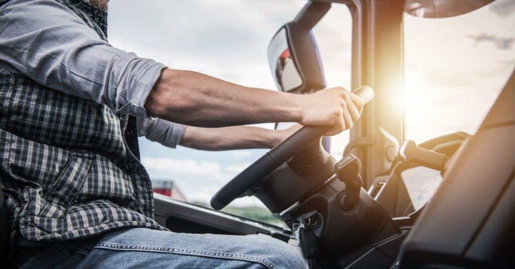 Egy budapesti partnerünk hónapok óta nem talált tehergépkocsi-vezetőket északkelet-magyarországi telephelyére.